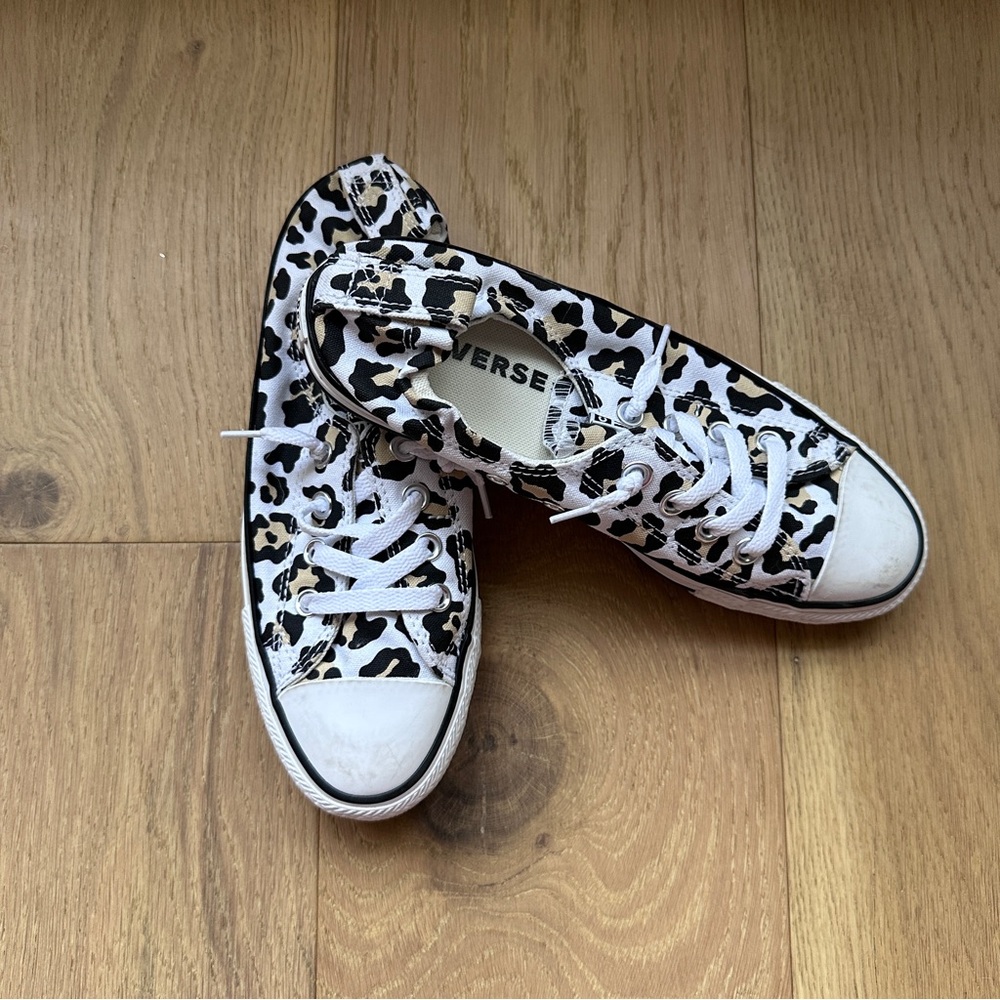 Converse Shoreline Low Top Sneakers, Leopard Print, SIZE 8